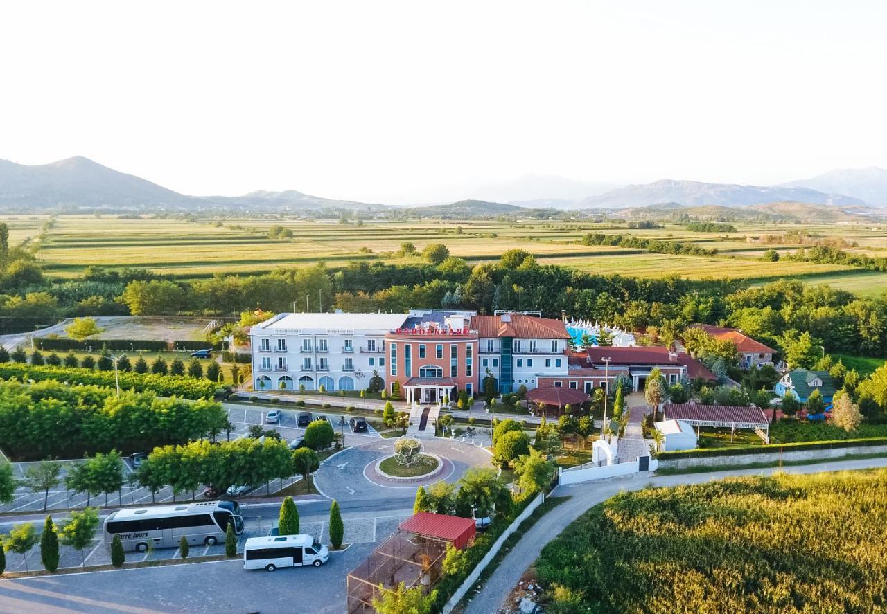 Gardenland Resort Bushat 외부 사진